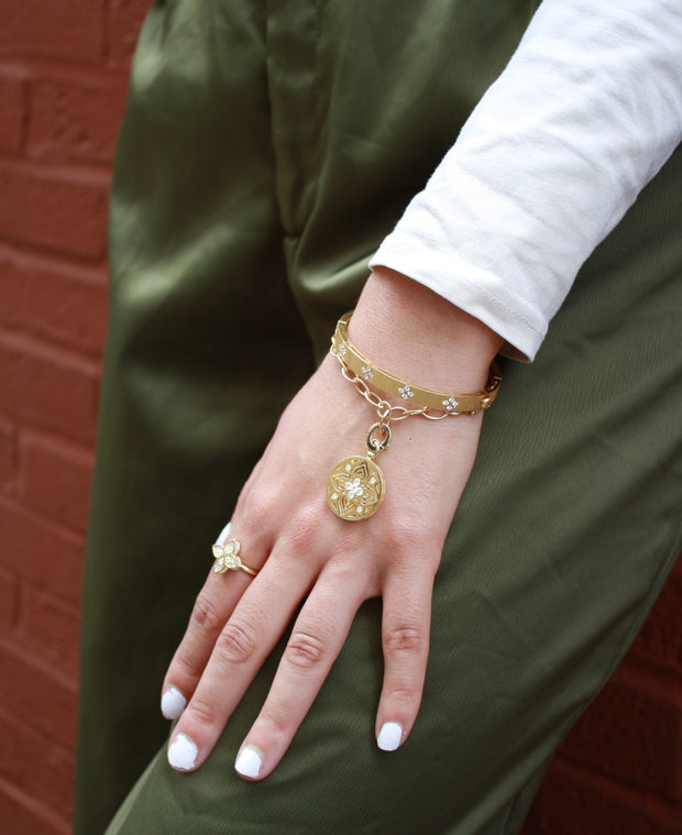 Roberto Coin18K YELLOW GOLD ARABESQUE DIAMOND FLOWER MEDALLION BRACELET