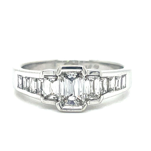 18K White Gold Diamond Engagement Ring