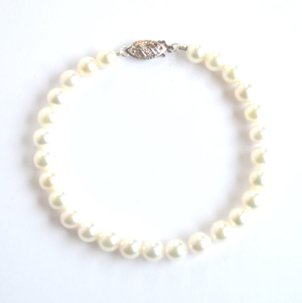 Pearl Bracelet Featuring 5.50-6.00MM Round Akoya Pearls And 14K White Gold Clasp