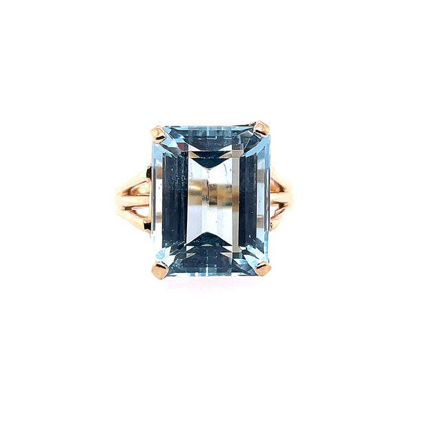 14K Estate Yelow Gold Ring Featuring Emerald Cut Aquamarine Weighing 11.40CT
