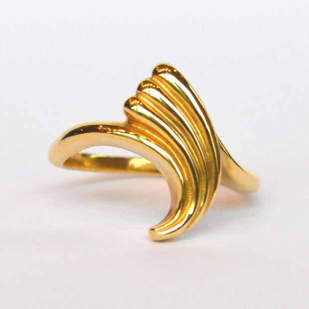 14K Yellow Gold Wave Ribbed Ring